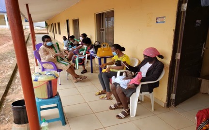 Medical Women’s Association of Nigeria, Inaugural breastfeeding support group meeting at Comprehensive Health Centre Idumuje-Unor, an MWAN adopted health facility. Photo credit, MWAN Twitter.